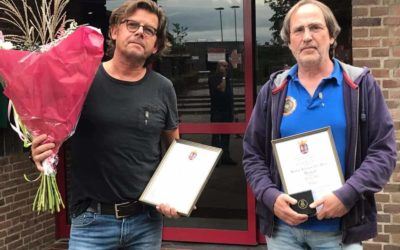 Speld van verdienste voor Diesveld en Peters