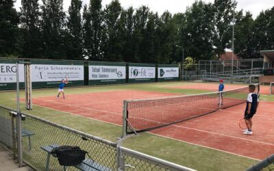 Vakantietennis voor jong en oud bij LTVO