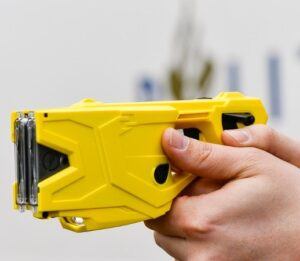 Basisteam Tweestromenland krijgt tasers